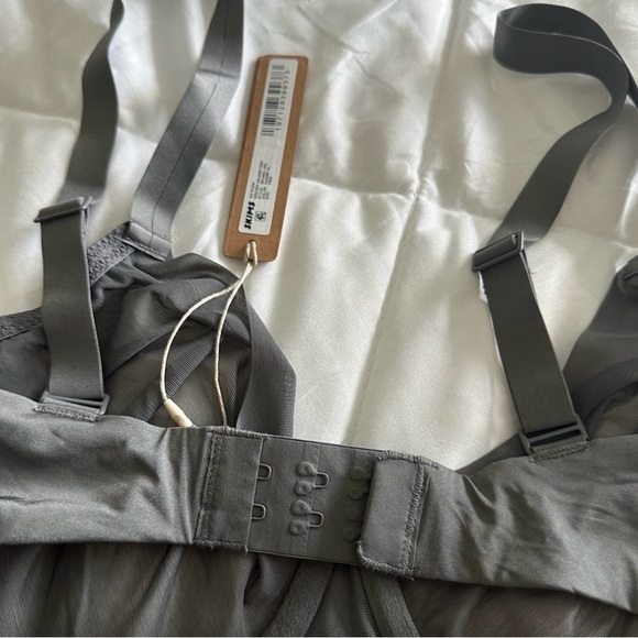 SKIMS GRAY GUN METAL Sheer Bra NWT - Picture 2 of 16